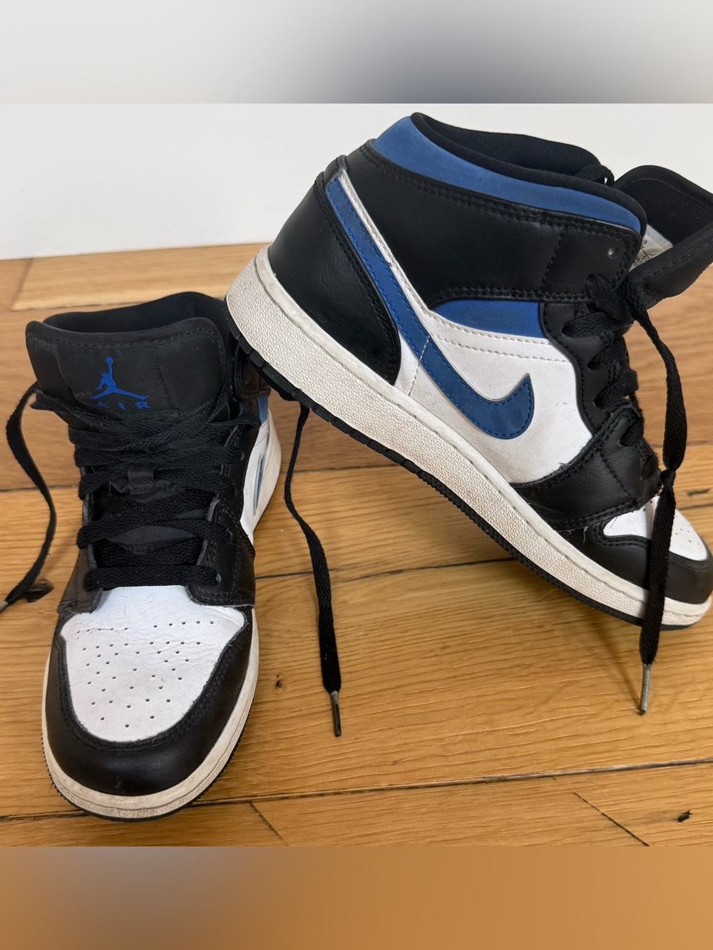Air Jordan 1 GS mid White/Black/Racer Blue, 4.5 Youth